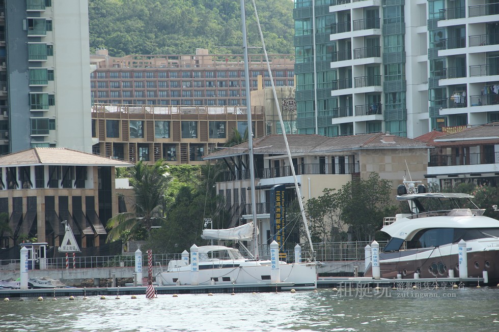 三亞鴻洲國際游艇會碼頭