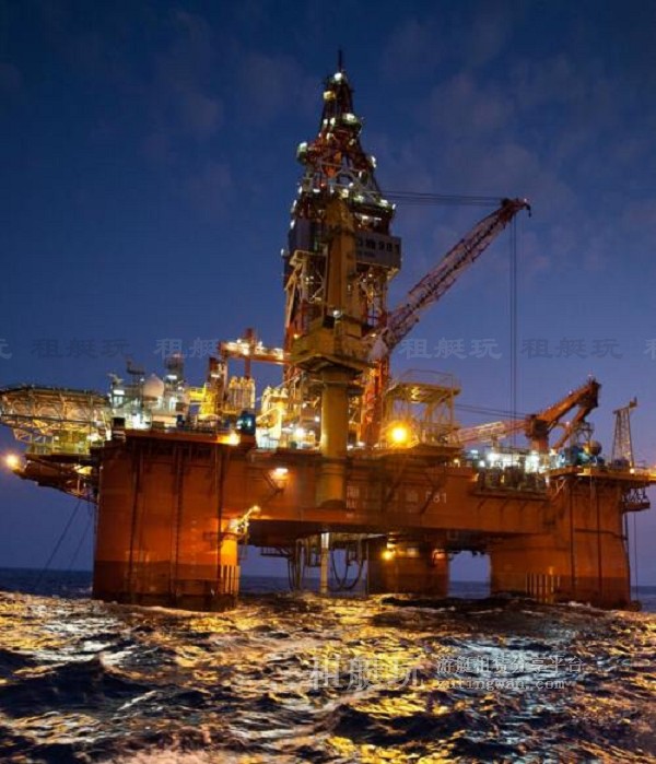 三亞海釣?zāi)康牡赝扑]，租艘釣魚艇去海釣吧！