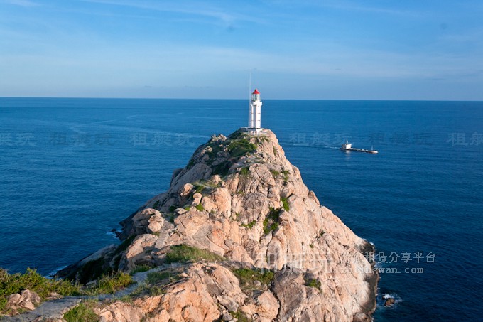 三亞海釣?zāi)康牡赝扑]，租艘釣魚艇去海釣吧！